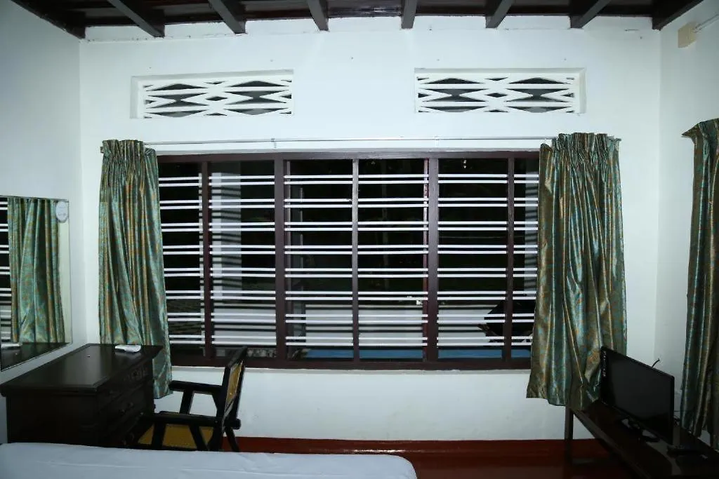 Aqualillies Water Front Heritage Homestay Kumarakom