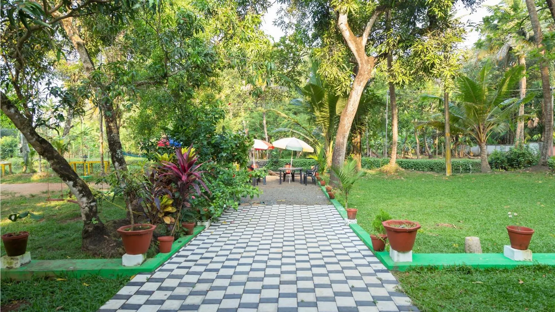 Aqualillies Water Front Heritage Homestay Kumarakom