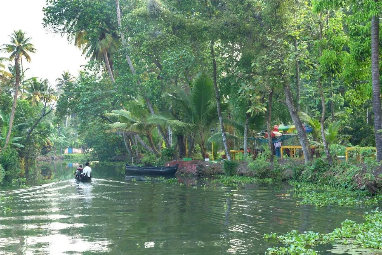 Aqualillies Water Front Heritage Homestay Kumarakom