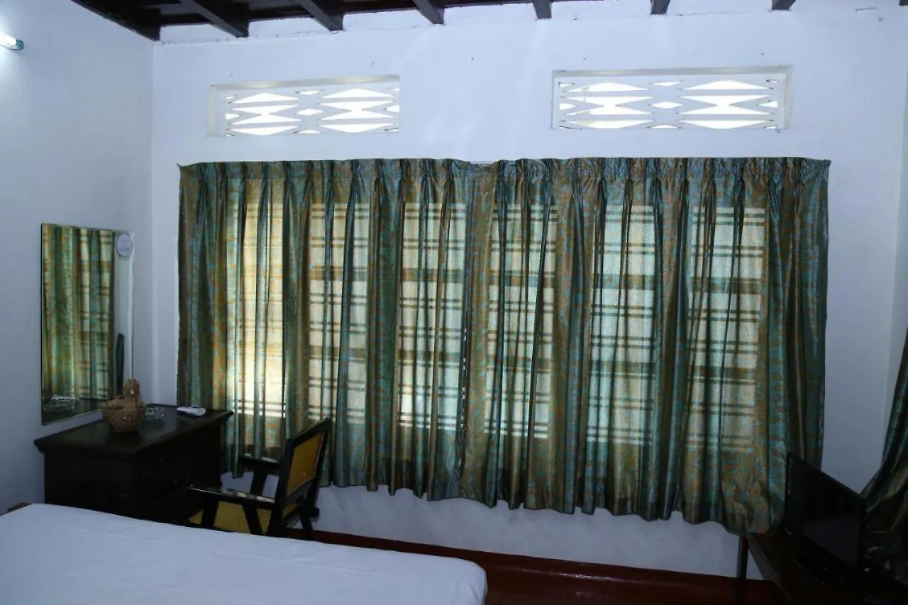Aqualillies Water Front Heritage Homestay Kumarakom