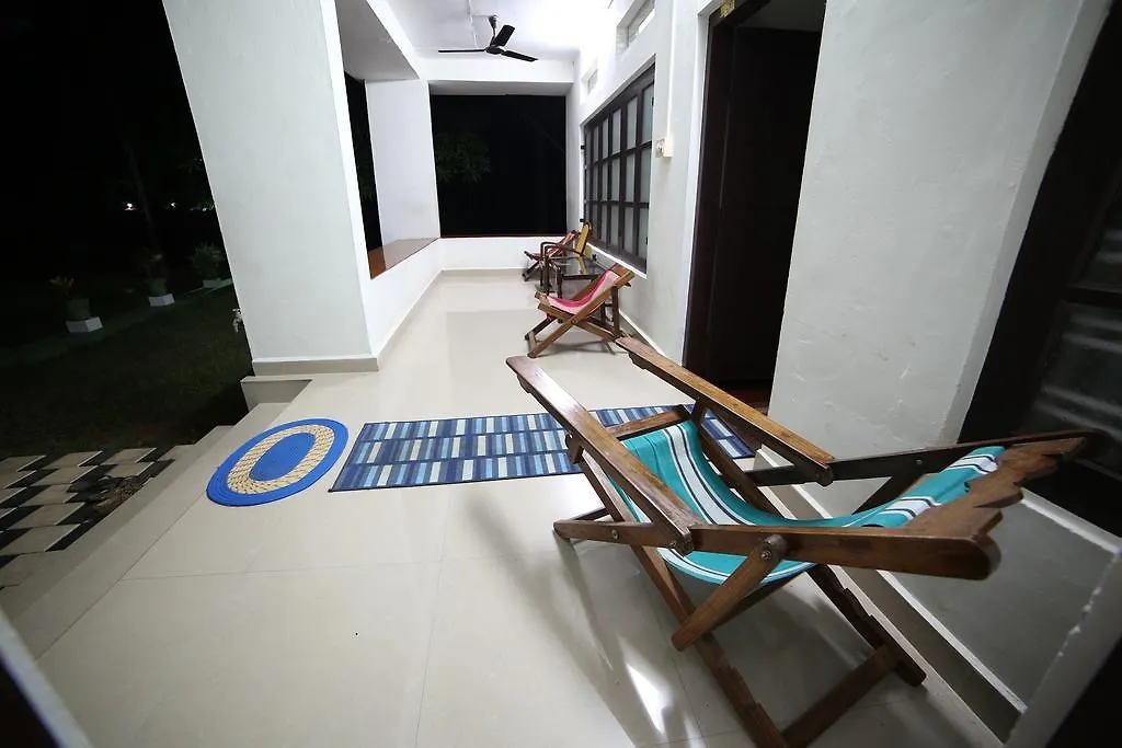 Aqualillies Water Front Heritage Homestay Kumarakom
