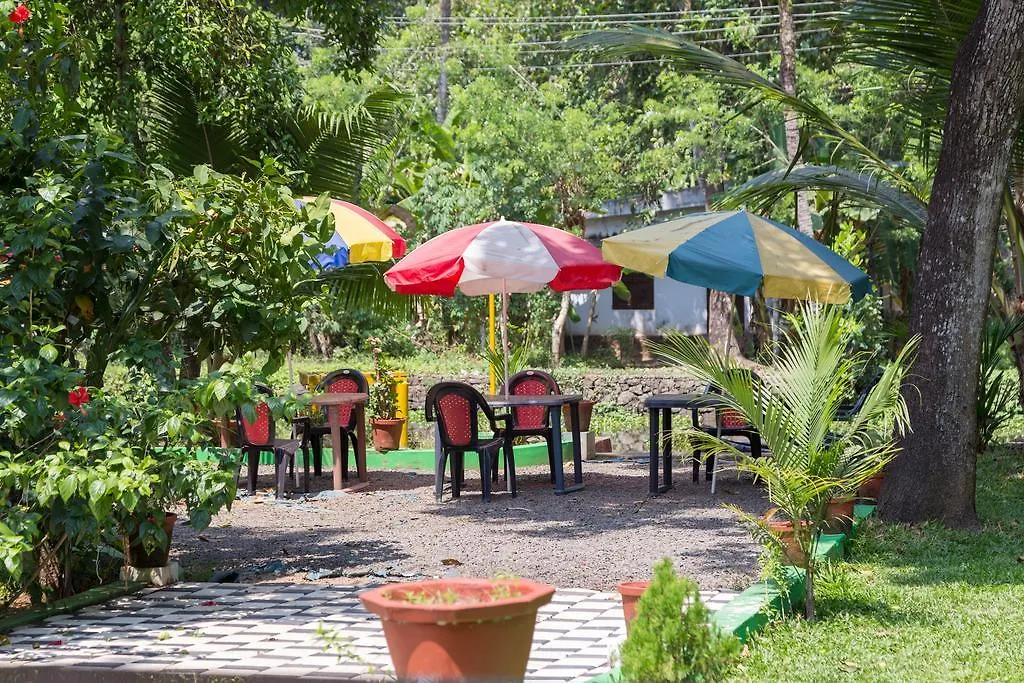 Aqualillies Water Front Heritage Homestay Kumarakom