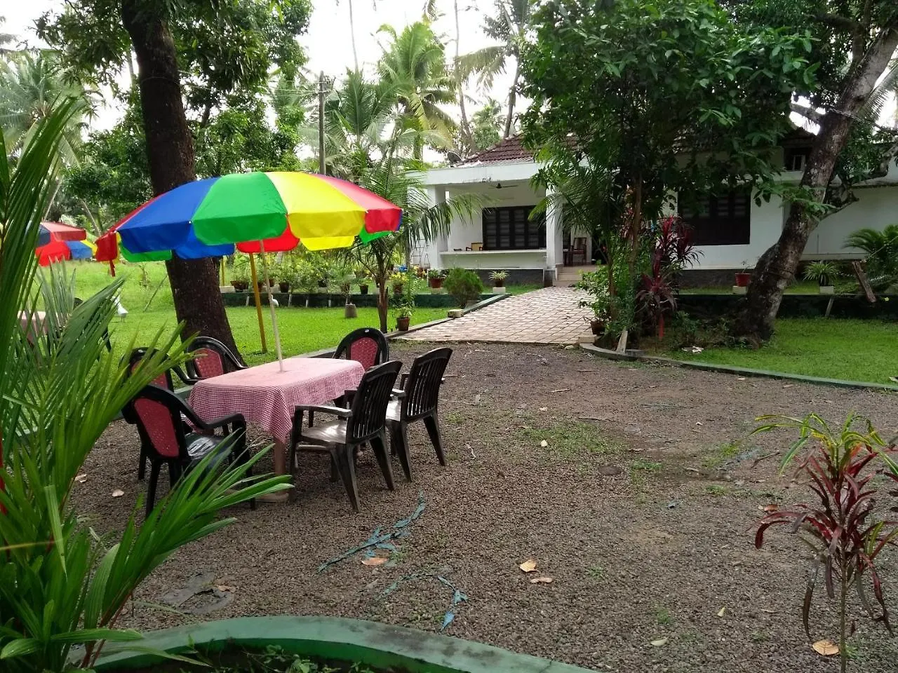 Aqualillies Water Front Heritage Homestay Kumarakom