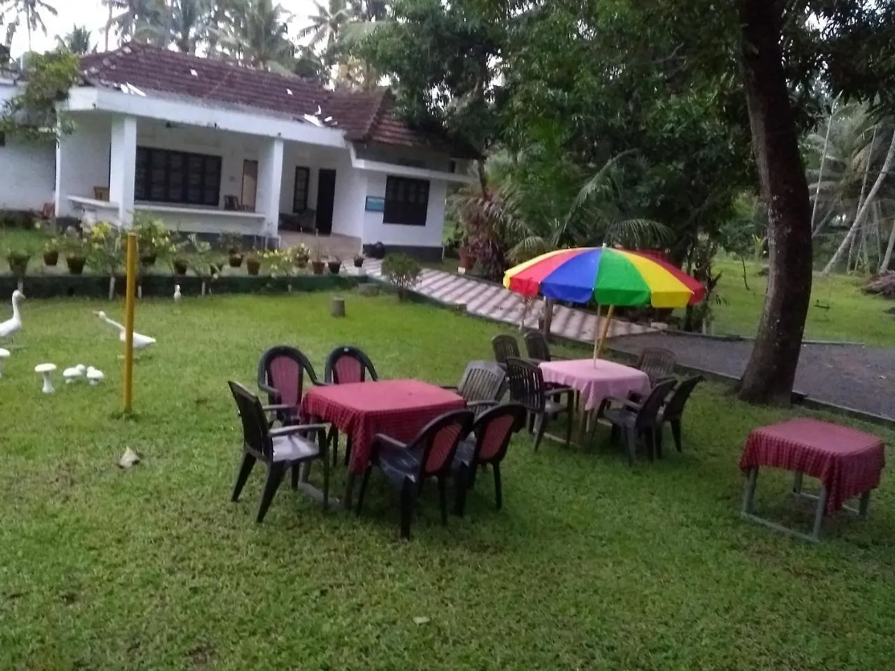 Aqualillies Water Front Heritage Homestay Kumarakom 0*,