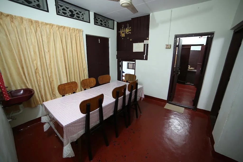 Aqualillies Water Front Heritage Homestay Kumarakom