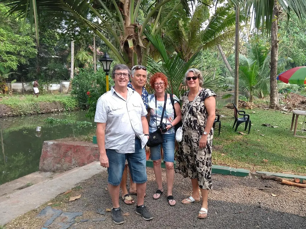 Aqualillies Water Front Heritage Homestay Kumarakom