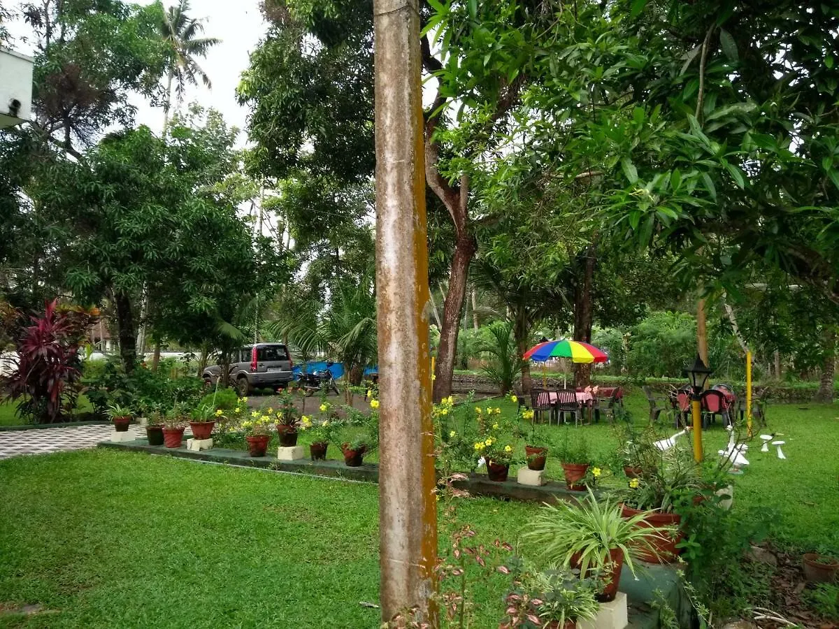 Aqualillies Water Front Heritage Homestay Kumarakom